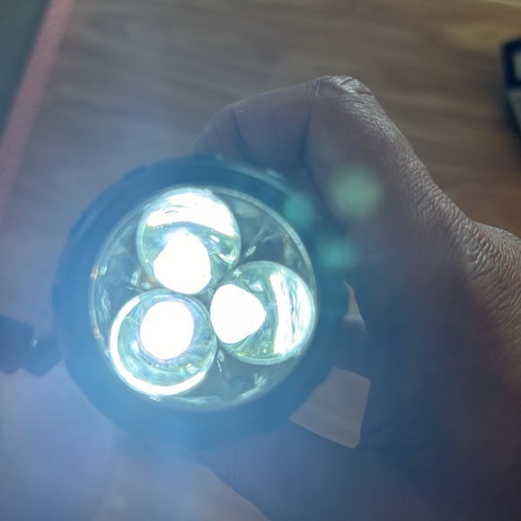 ❤️5 for $25❤️ - Hand Crank Flashlight no battery required perfect for hikers etc - Picture 5 of 9